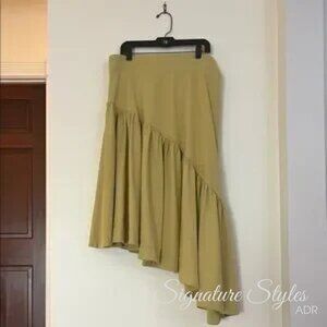 FP Beach Green Asymmetrical Skirt – Size Large 💚✨